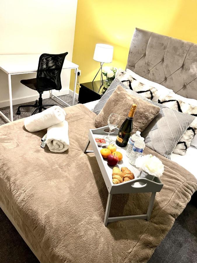 Superior Hub Mk City Apartment- With Free Underground Parking, Fast Wi-Fi, Smart Tv With Netflix, Disney Plus & Prime! Milton Keynes Dış mekan fotoğraf